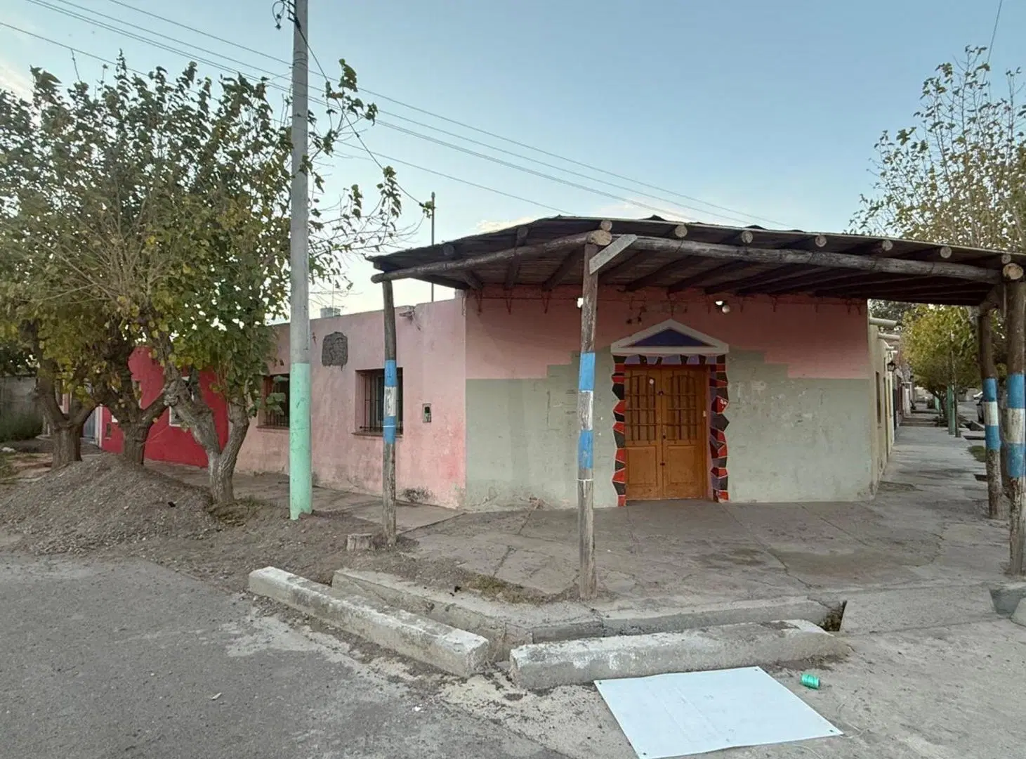CASA ESQUINA + 2 DPTOS CERCA FACULTAD DE SOCIALES 3