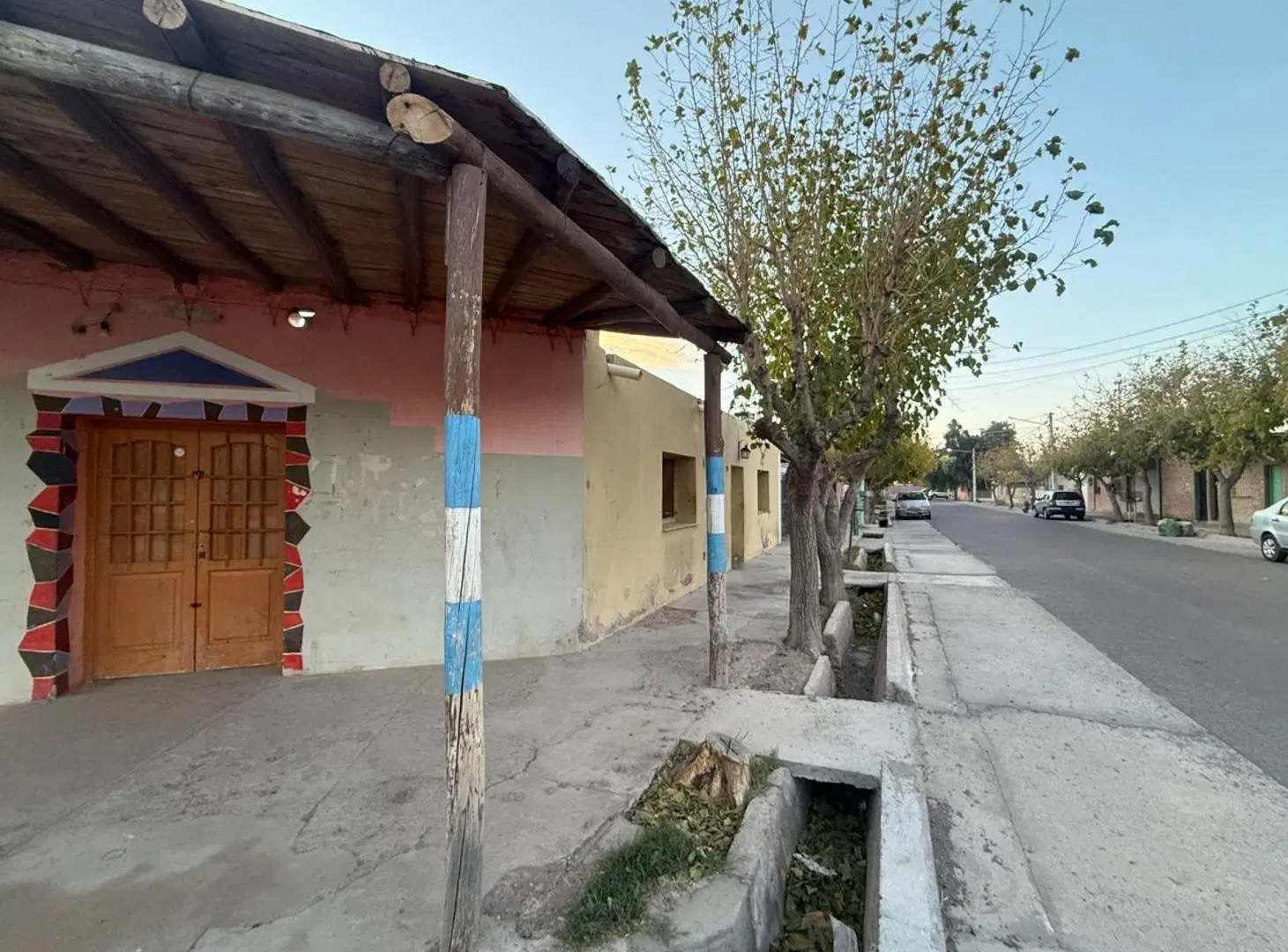 CASA ESQUINA + 2 DPTOS CERCA FACULTAD DE SOCIALES 4