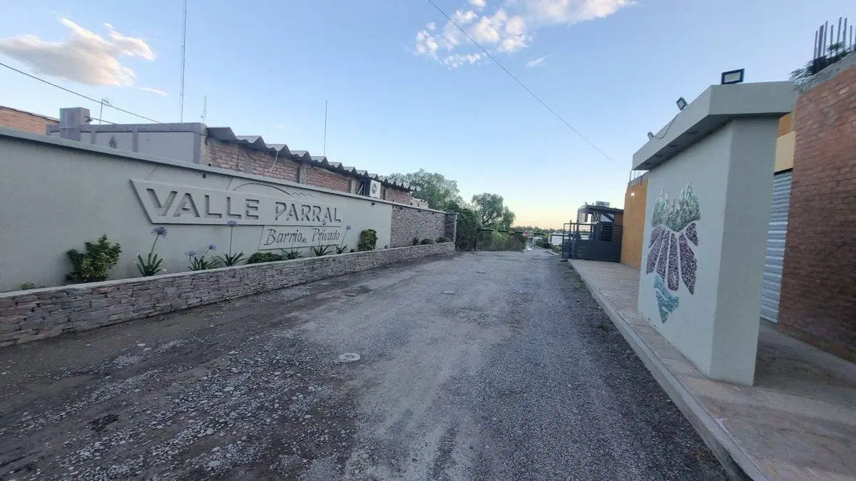 Lote de 702m2. B° Privado Valle Parral. Marquesado 5