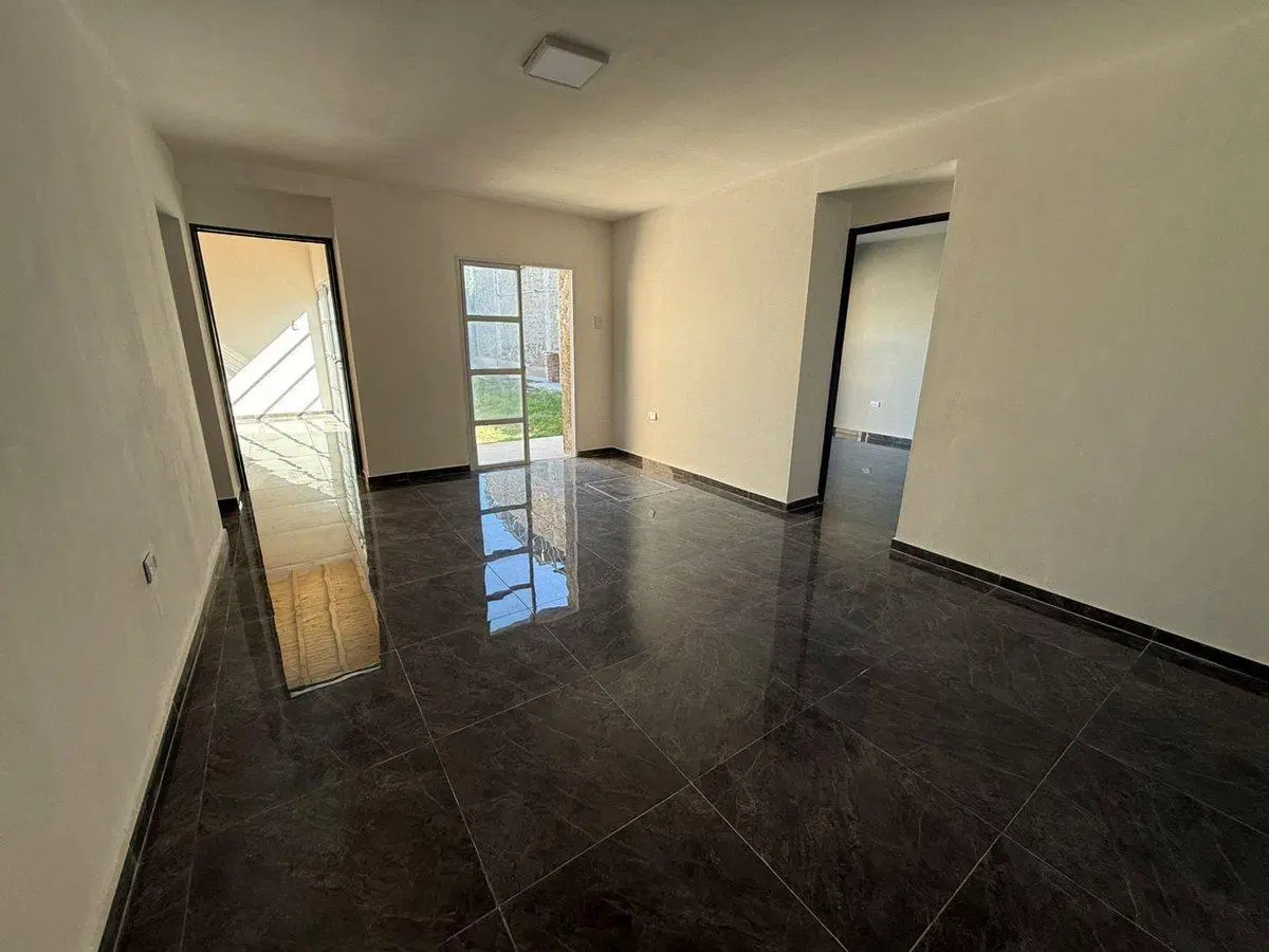 CASA DE 3 HABITACIONES, 2 BAÑOS. CAPITAL 3