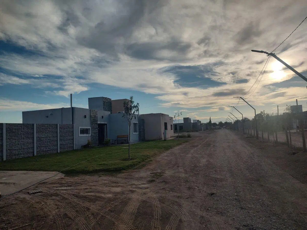VENTA LOTE EN SANTA LUCIA  B° PRIVADO LA PARDERA 4