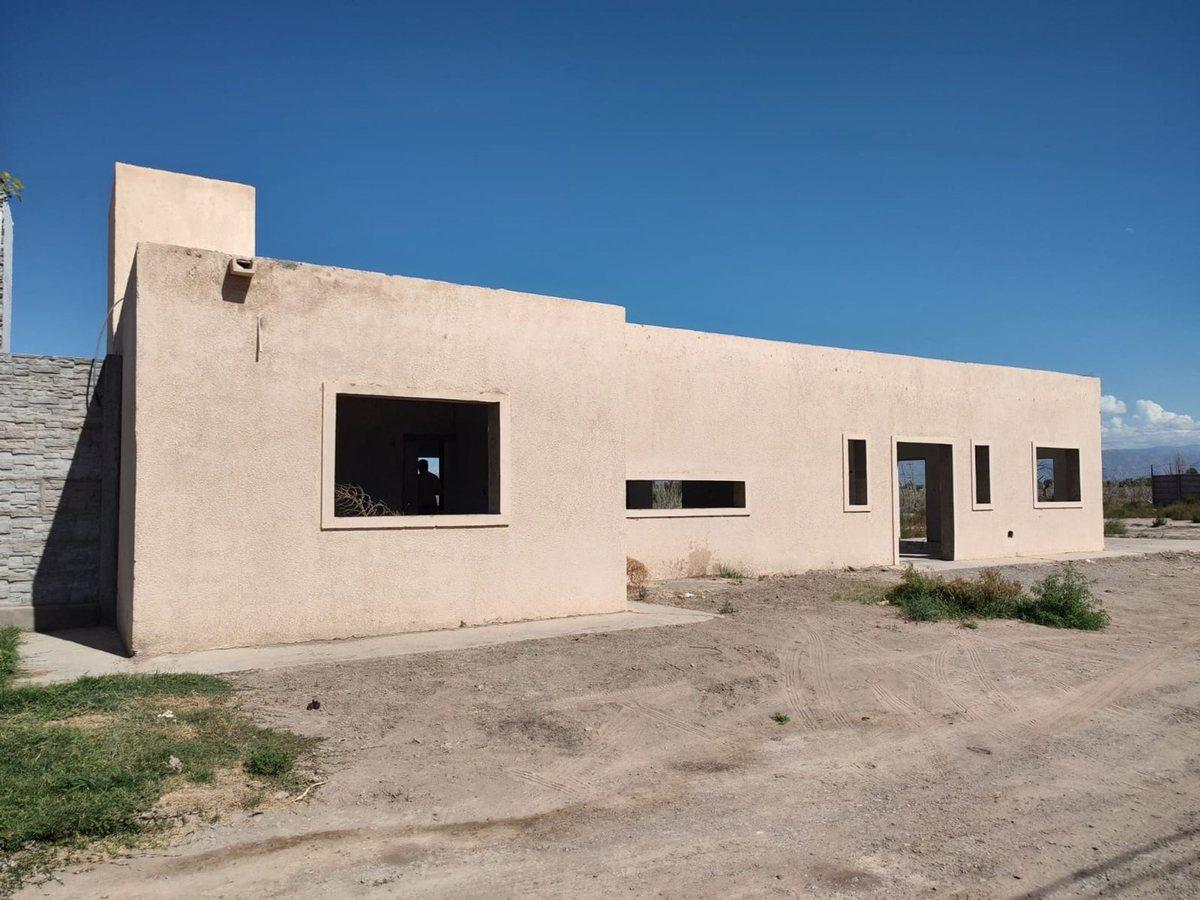VENTA CASA EN CONSTRUCCION. B° PRIVADO.SANTA LUCIA