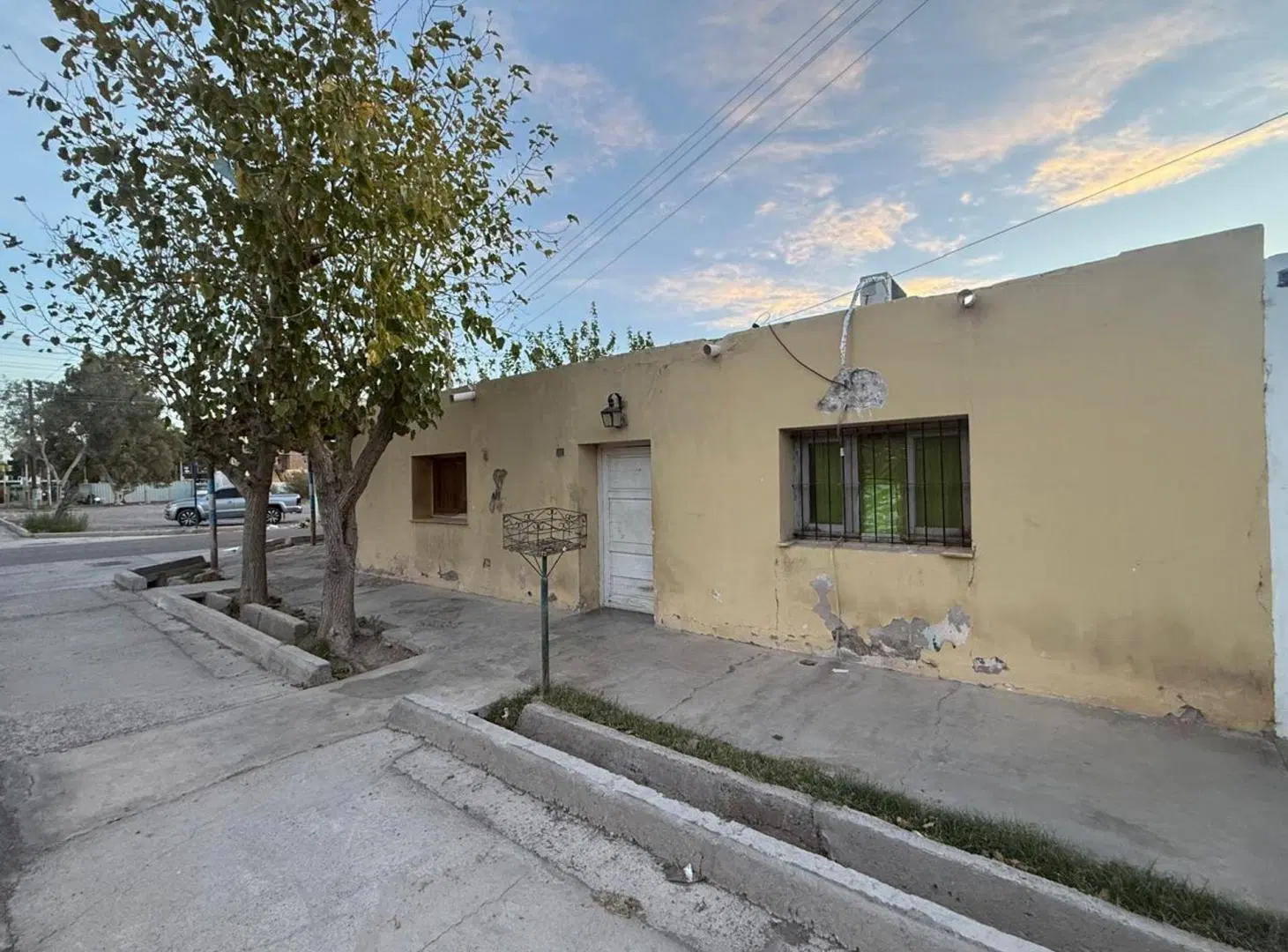 CASA ESQUINA + 2 DPTOS CERCA FACULTAD DE SOCIALES 4