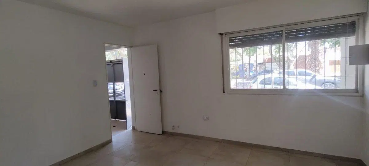 Casa Céntrica. 3 habitaciones. 2 baños. Capital 4
