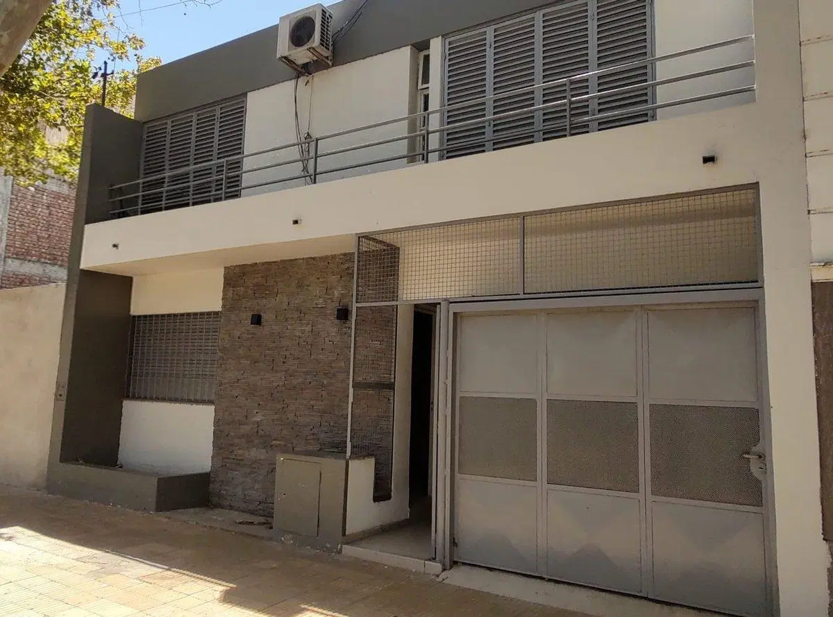 Casa Céntrica. 3 habitaciones. 2 baños. Capital 4