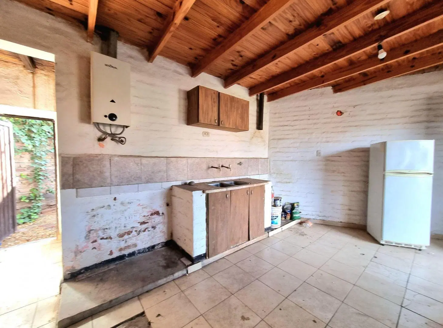 3 CASAS SOBRE TERRENO DE 647 M2. RIVADAVIA SUR 2