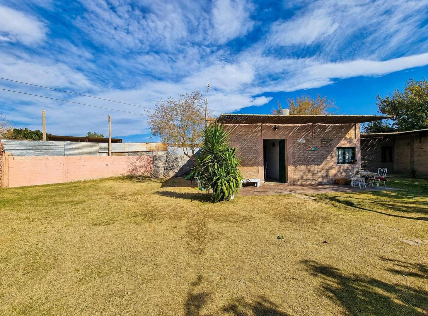 3 CASAS SOBRE TERRENO DE 647 M2. RIVADAVIA SUR