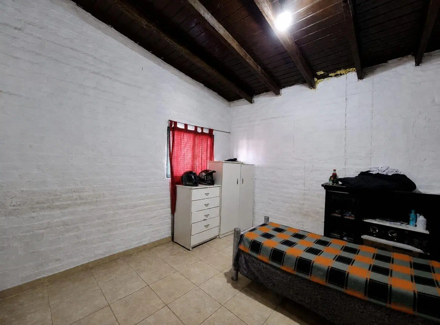 3 CASAS SOBRE TERRENO DE 647 M2. RIVADAVIA SUR 4