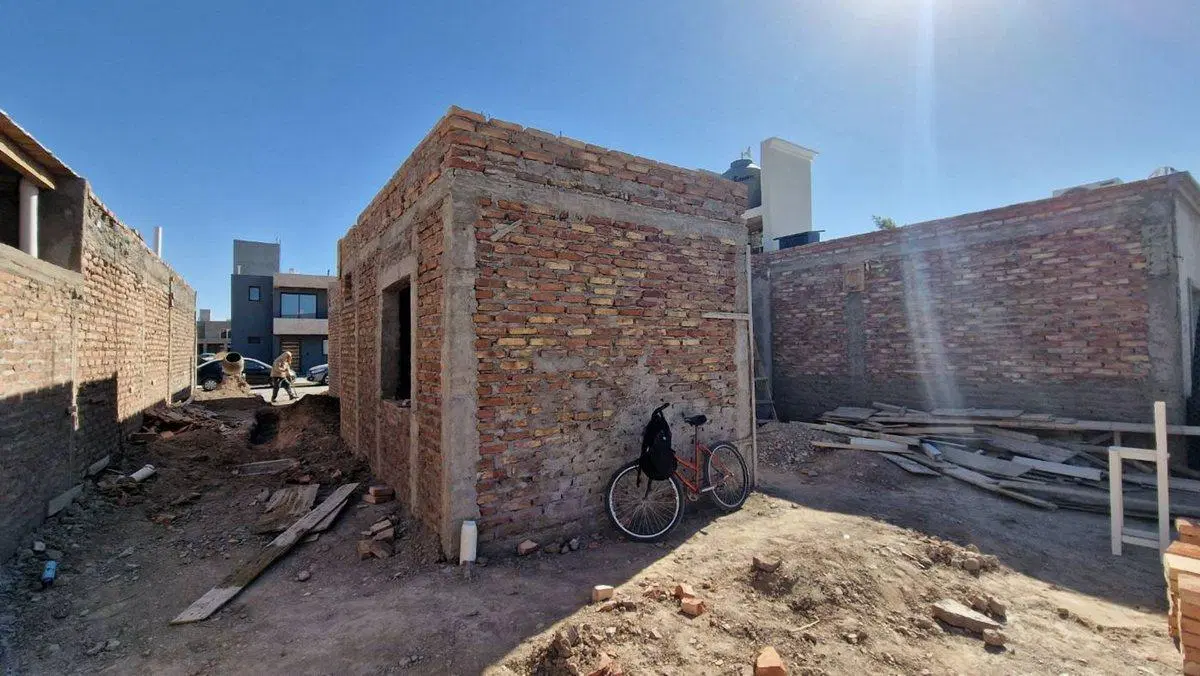 CASA EN CONSTRUCCION 2 DORMITORIOS B° LAJAS II 4