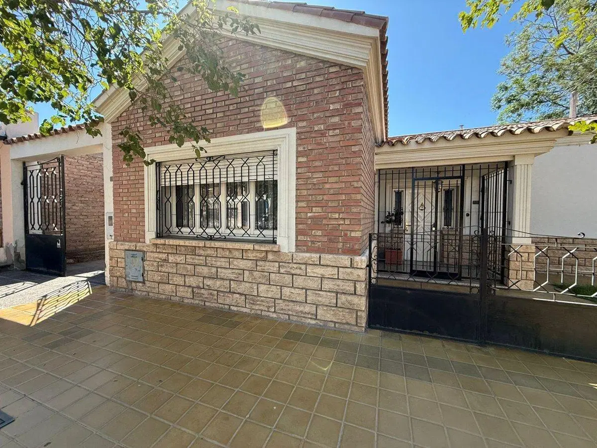 CHALET DE 3 HABITACIONES, 2 BAÑOS. POCITO 2