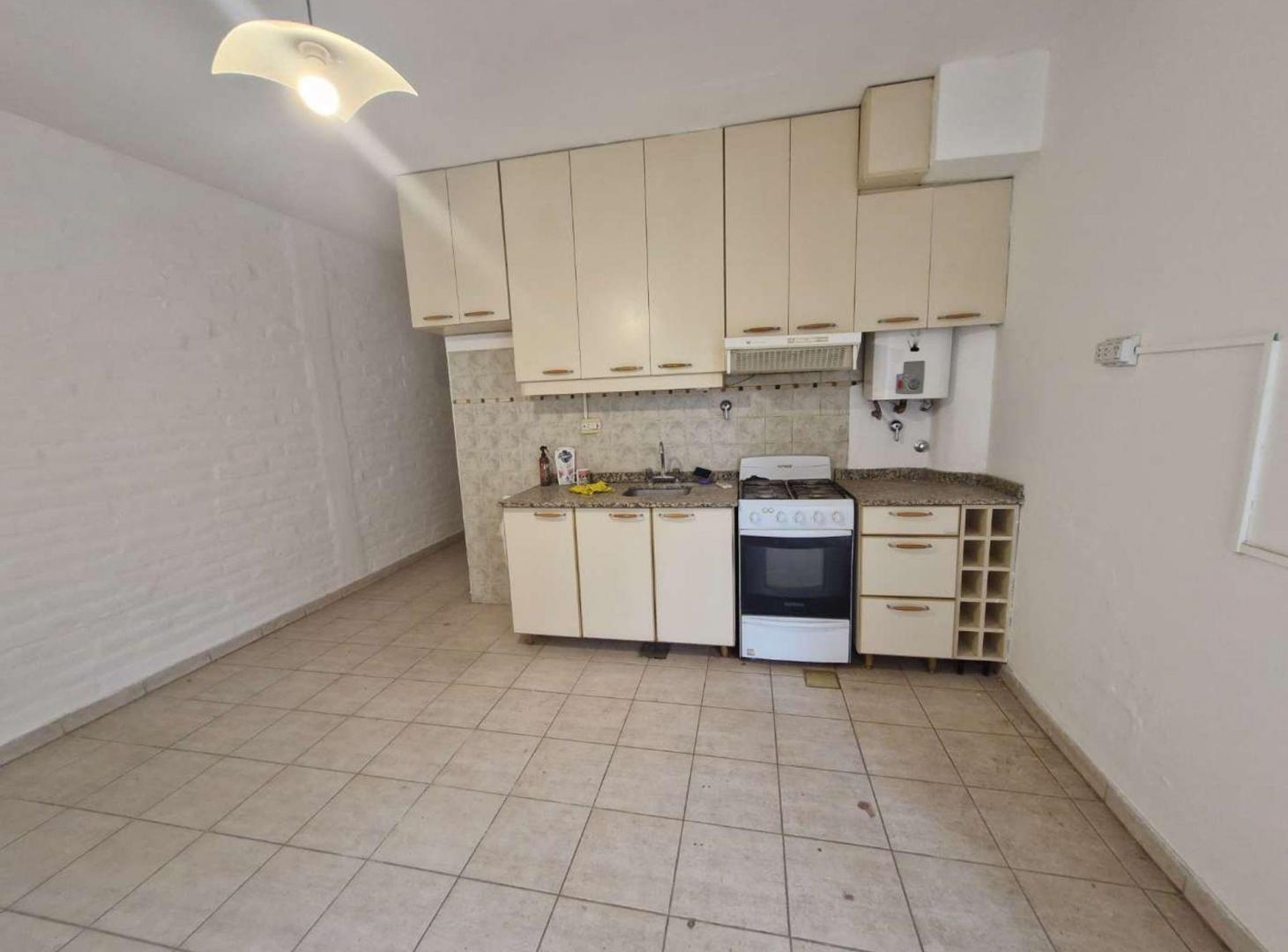 Foto de DEPARTAMENTO DE 2 DORMITORIOS. PLANTA BAJA.CAPITAL, imagen 2