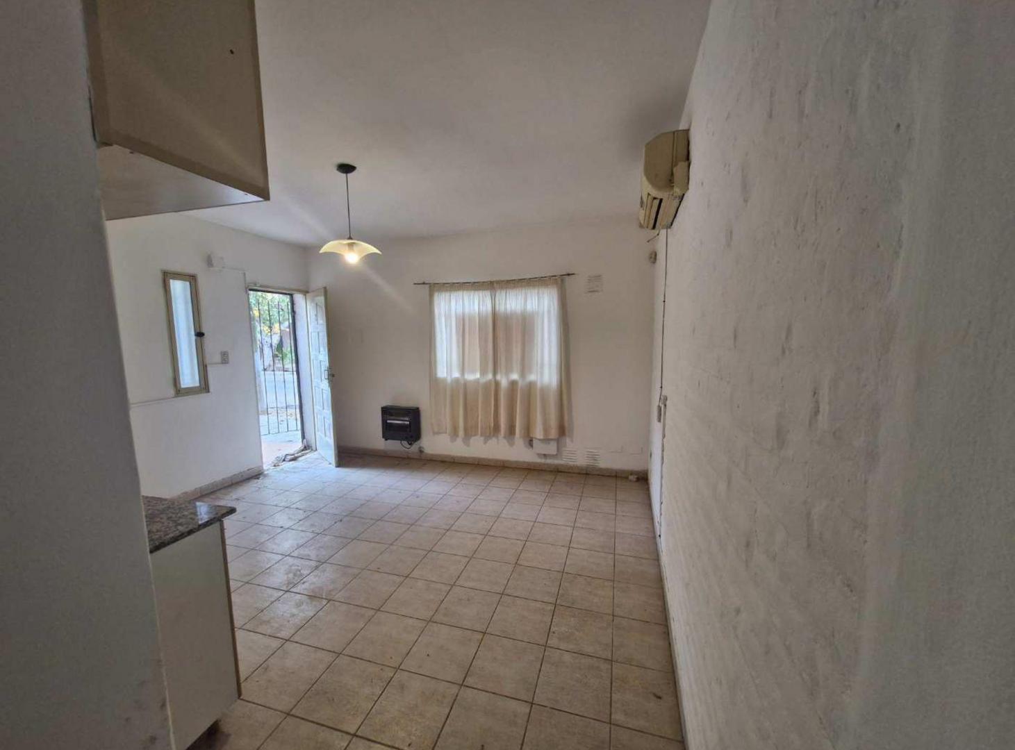Foto de DEPARTAMENTO DE 2 DORMITORIOS. PLANTA BAJA.CAPITAL, imagen 3