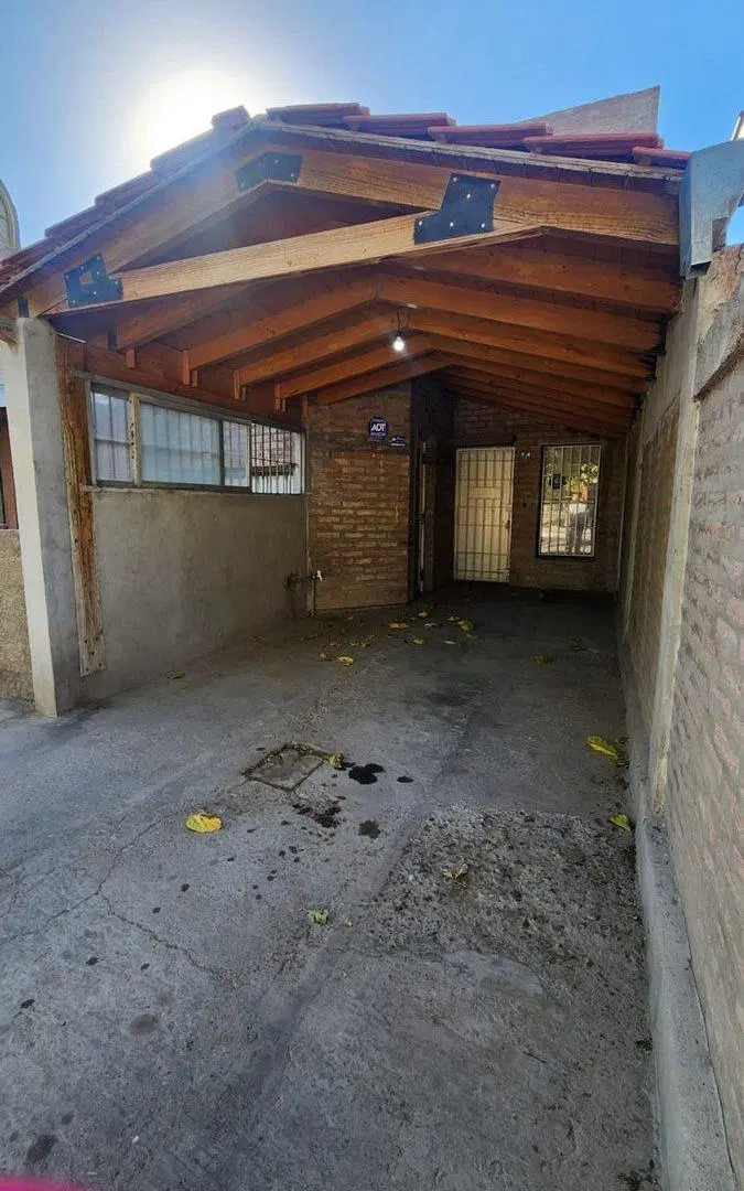 CASA DÚPLEX 3 DORMITORIOS. APTA CRÉDITO. CHIMBAS 4