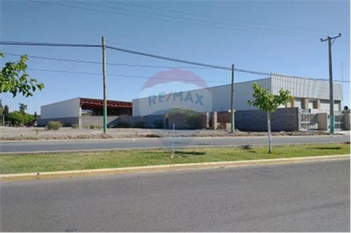 Nave Industrial con Oficinas y Showroom, Rivadavia 5