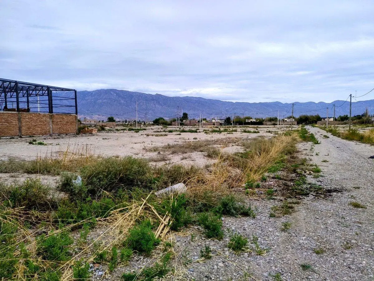 LOTES DE 300M2,SOBRE CALLE MENDOZA Y 11. POCITO 2