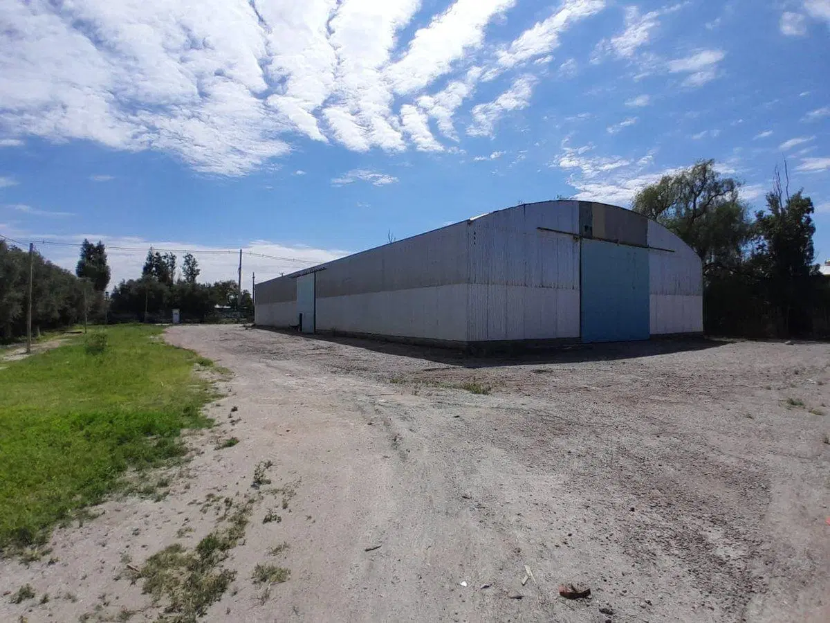 Alquiler Galpón 800m2 sobre Calle 5 y RN 40.Pocito 3