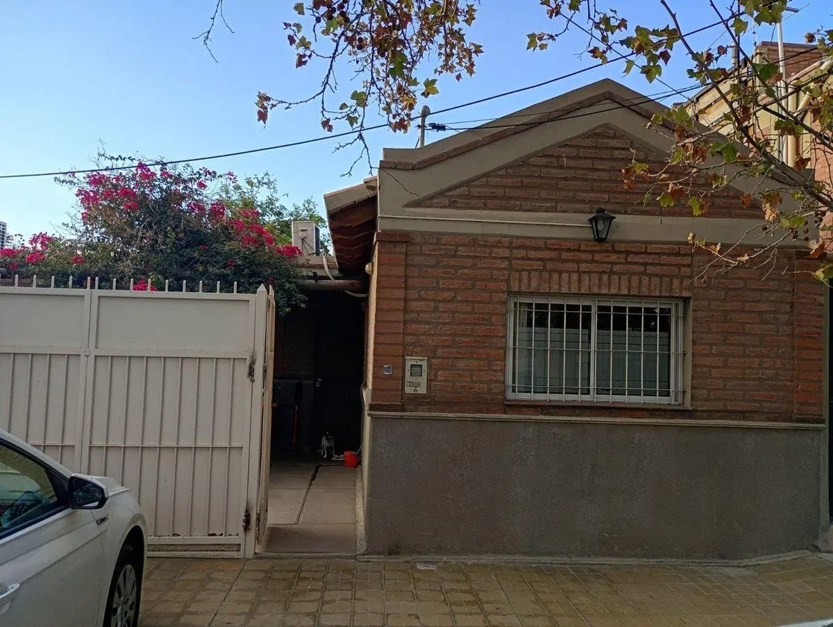 Casa de 3 habitaciones. Rivadavia 2