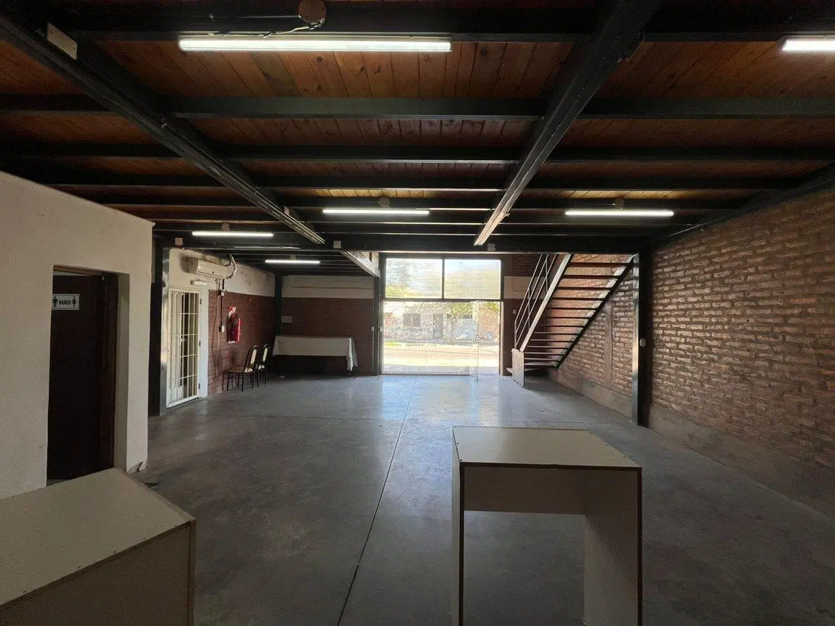 VENTA DE 3 LOCALES COMERCIALES. VILLA KRAUSE 2