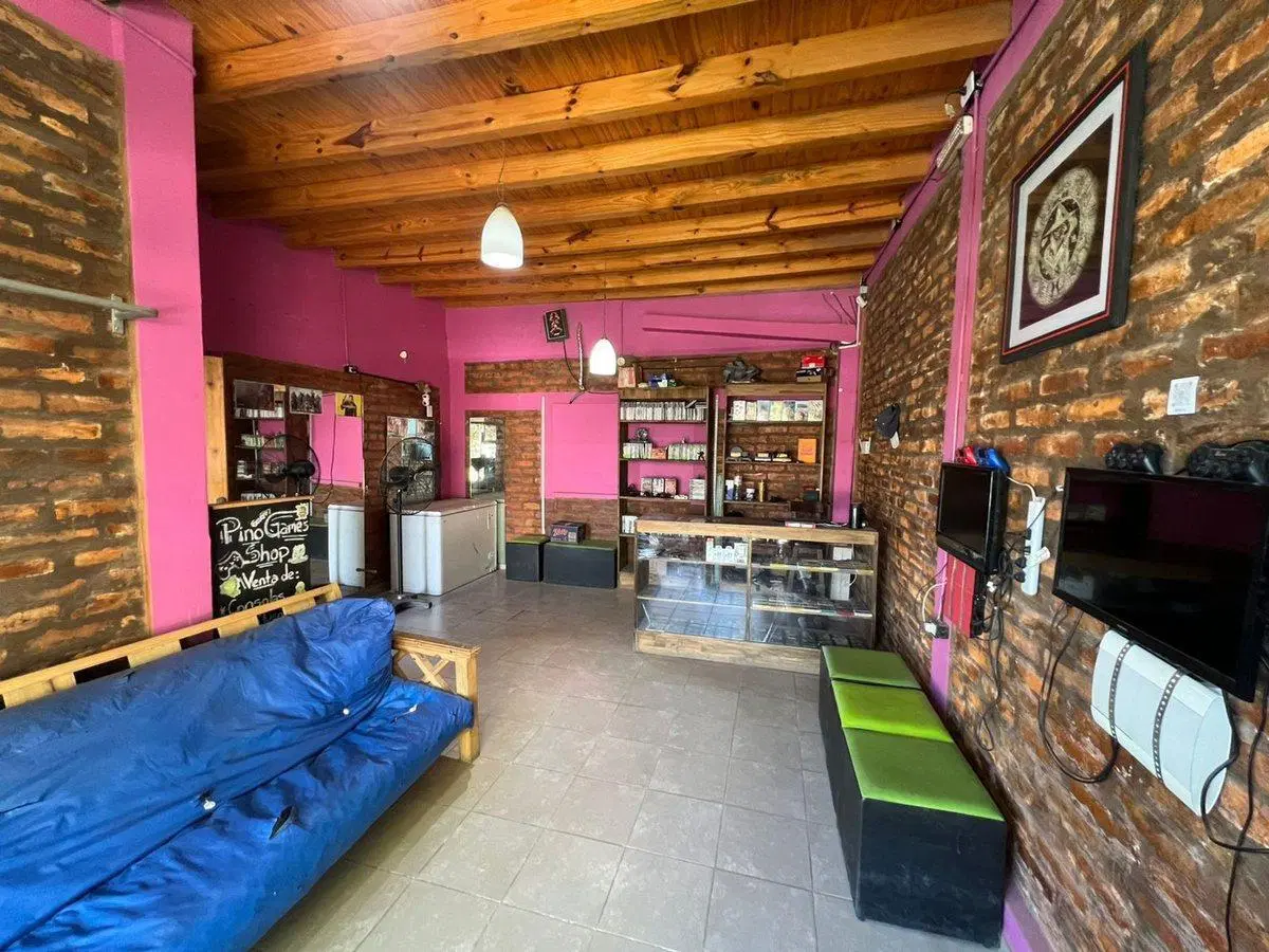 VENTA DE 3 LOCALES COMERCIALES. VILLA KRAUSE 5