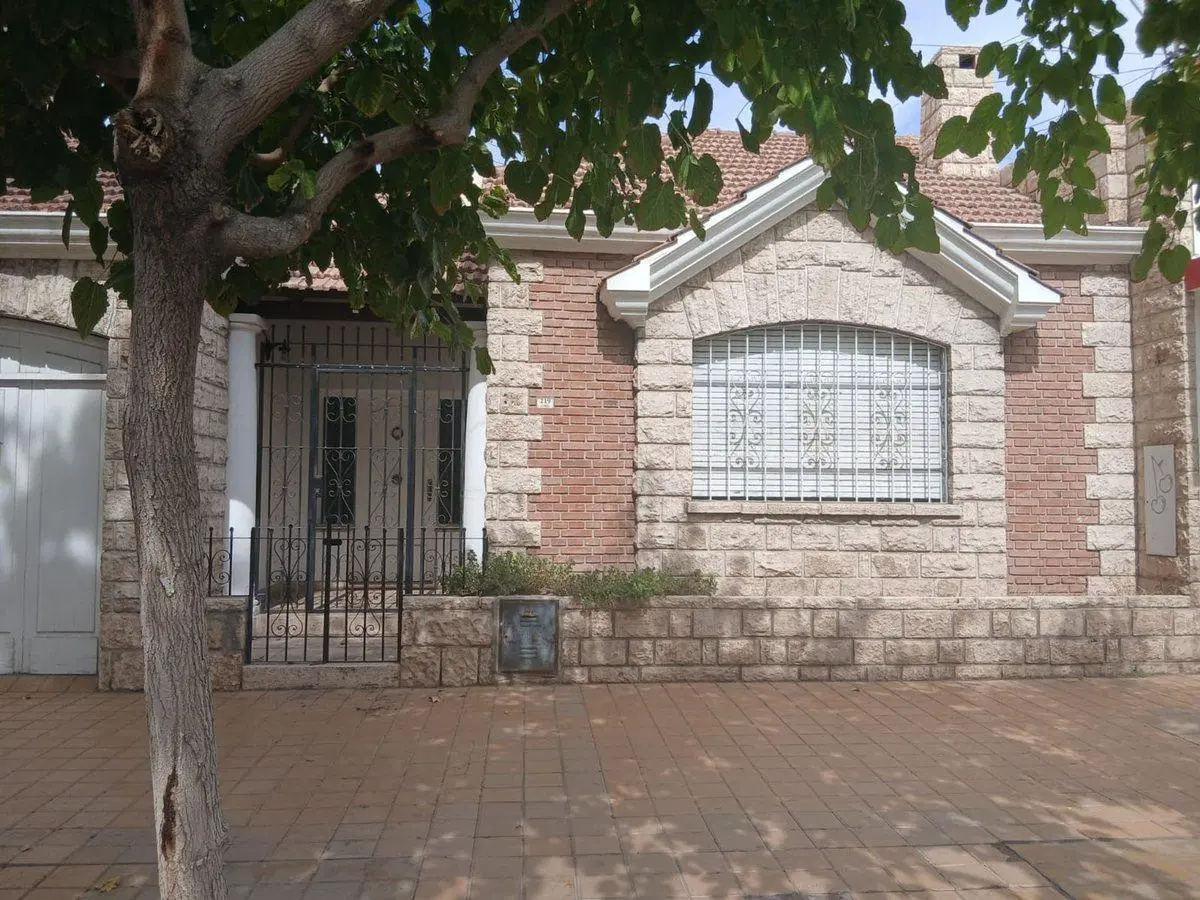 VENTA CASA CENTRICA 3 DORMITORIOS CAPITAL 5