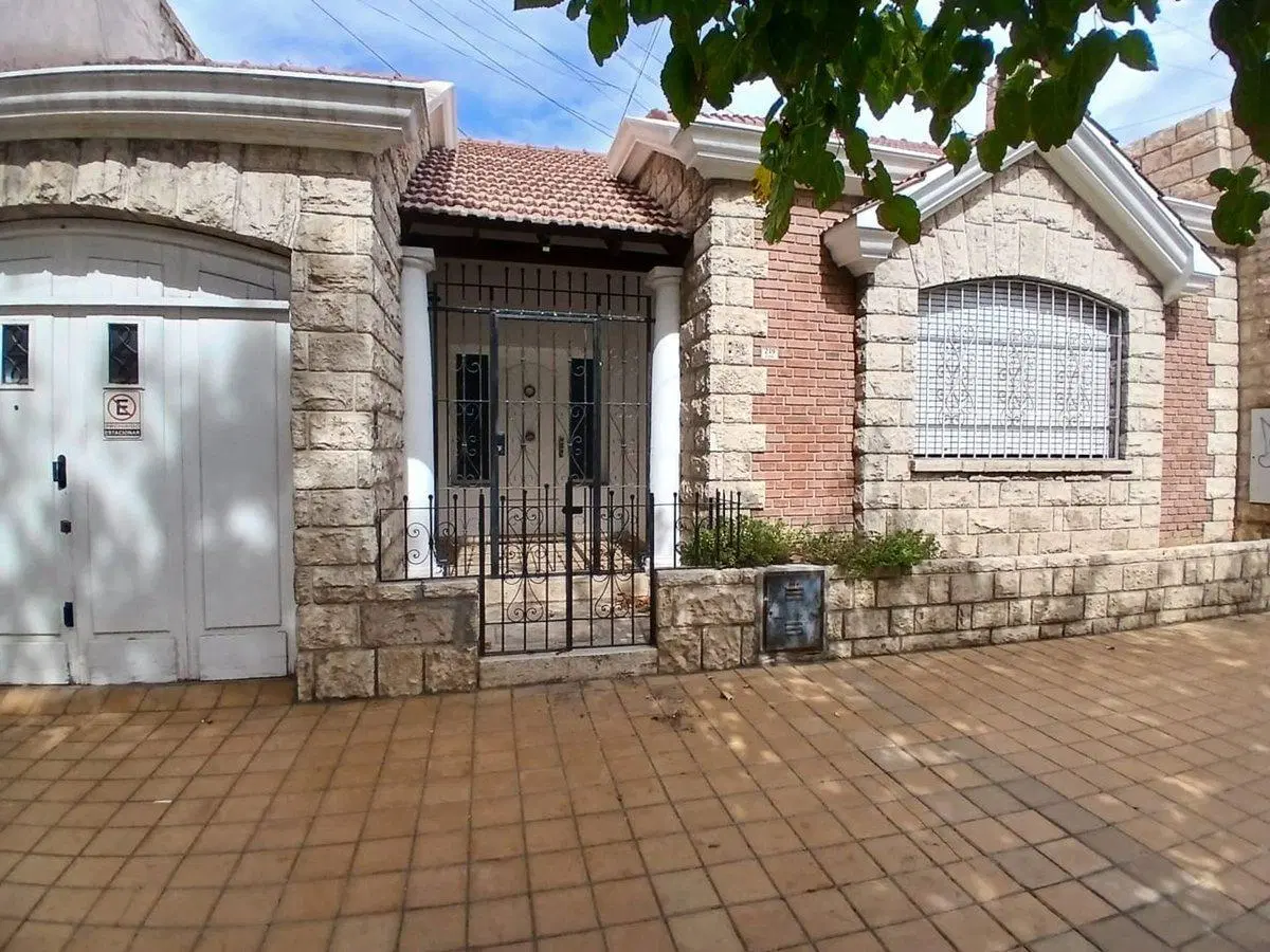 VENTA CASA CENTRICA 3 DORMITORIOS CAPITAL 3