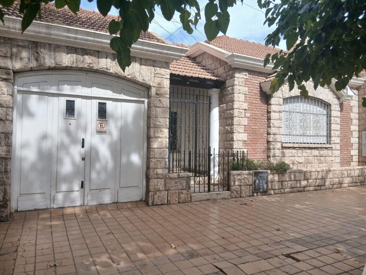 VENTA CASA CENTRICA 3 DORMITORIOS CAPITAL