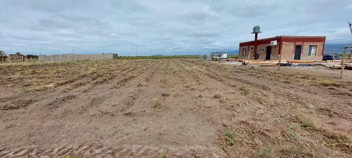TERRENO EN LOTEO PRIVADO. 1600 M2. POCITO 4
