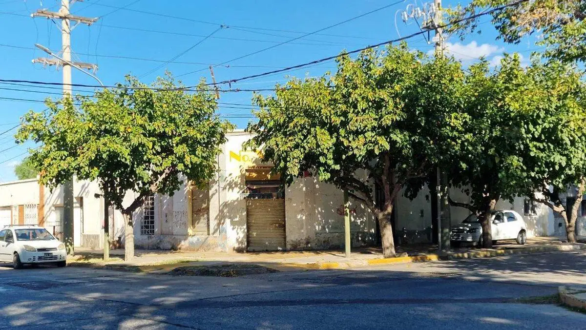 VENTA ESQUINA COMERCIAL CON CASA DE ADOBE TRINIDAD 2