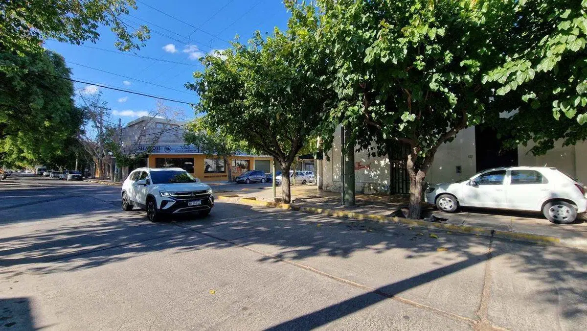 VENTA ESQUINA COMERCIAL CON CASA DE ADOBE TRINIDAD 4