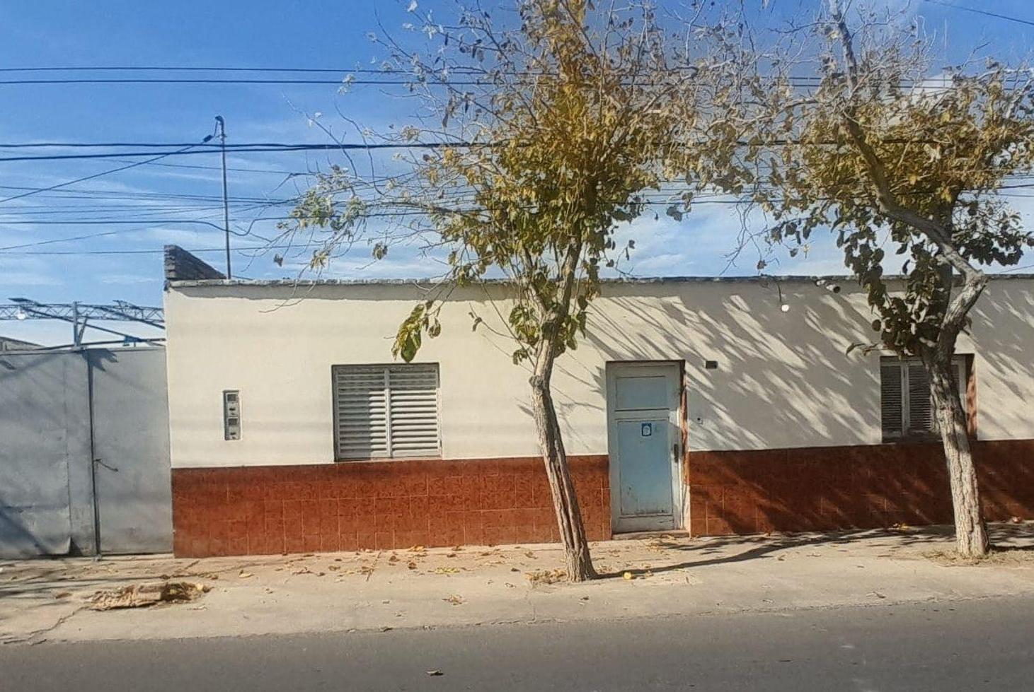 Venta de Casa Mixta, 3 dormitorios. Santa Lucia