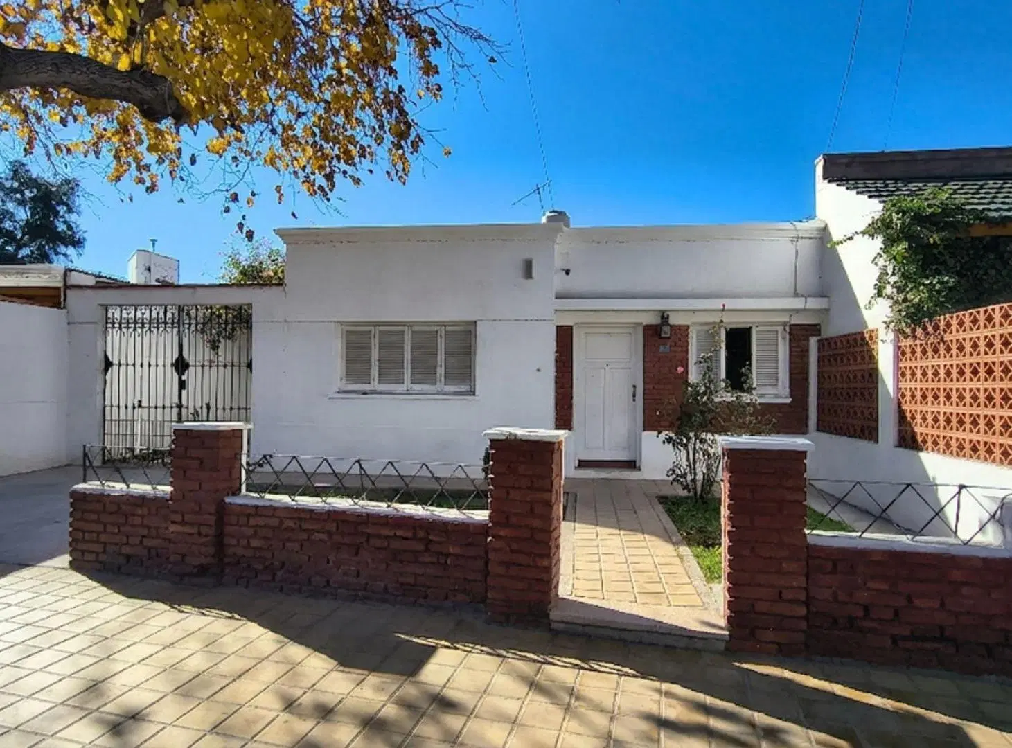 VENTA DE CASA + DEPTO B° SANTO TOMAS. SANTA LUCÍA 3