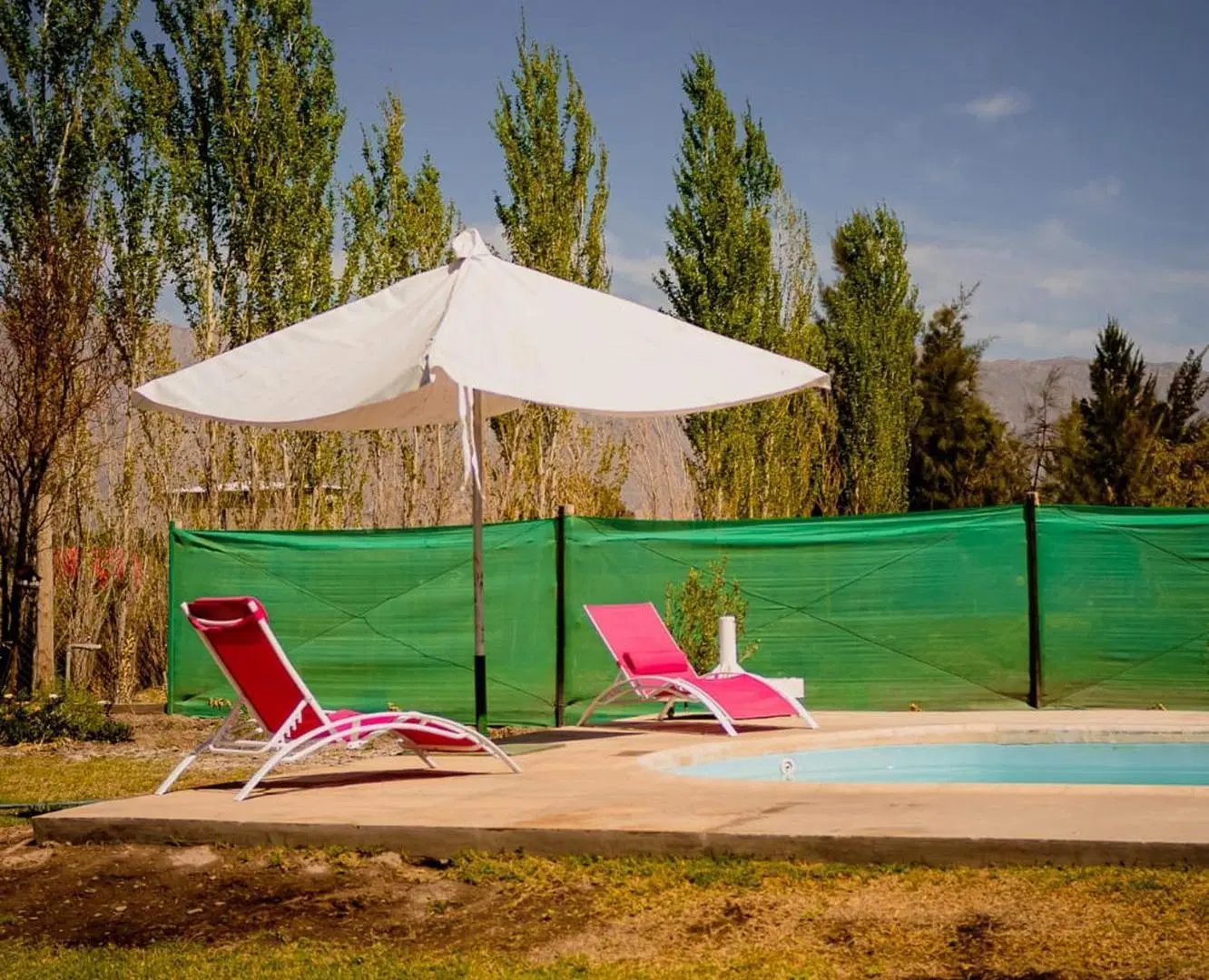 ALQUILER CASA RESIDENCIAL/EMPRESA. POCITO 8