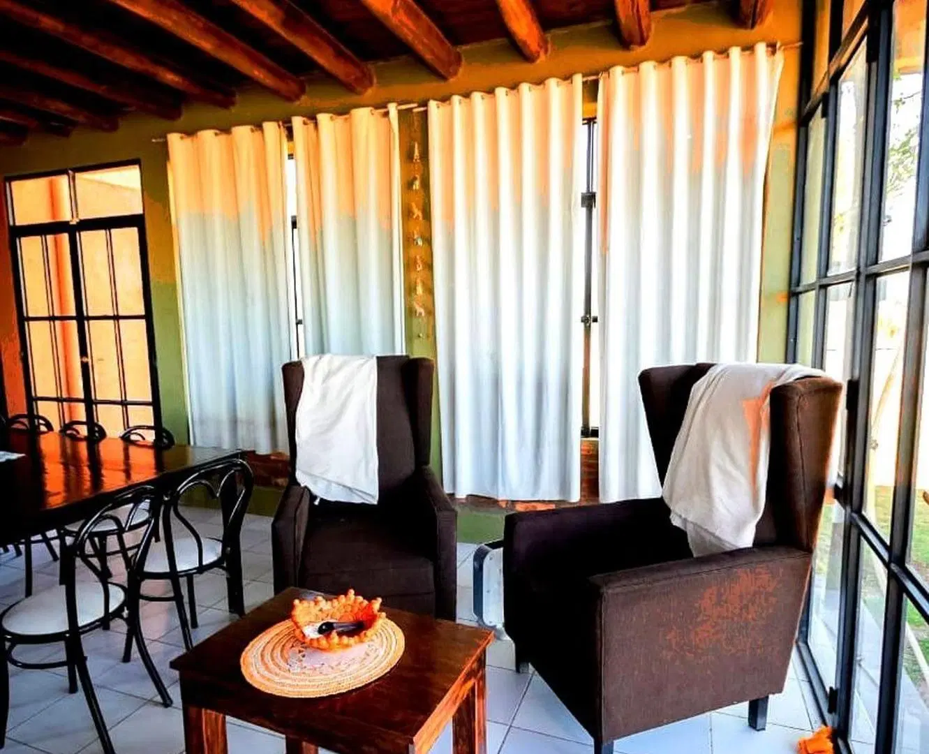 ALQUILER CASA RESIDENCIAL/COMERCIAL. POCITO 3