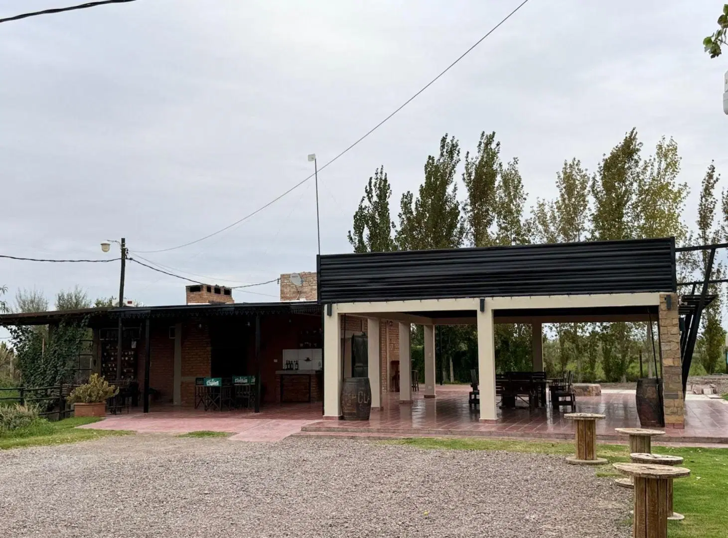 ALQUILER CASA RESIDENCIAL/COMERCIAL. POCITO 4