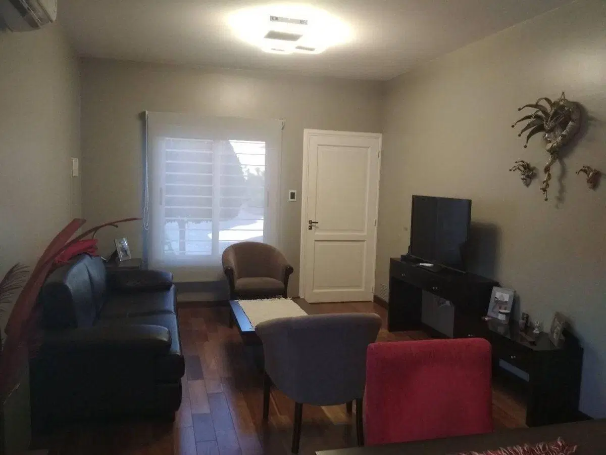 Duplex con tres cocheras y patio. APTA CREDITO 3