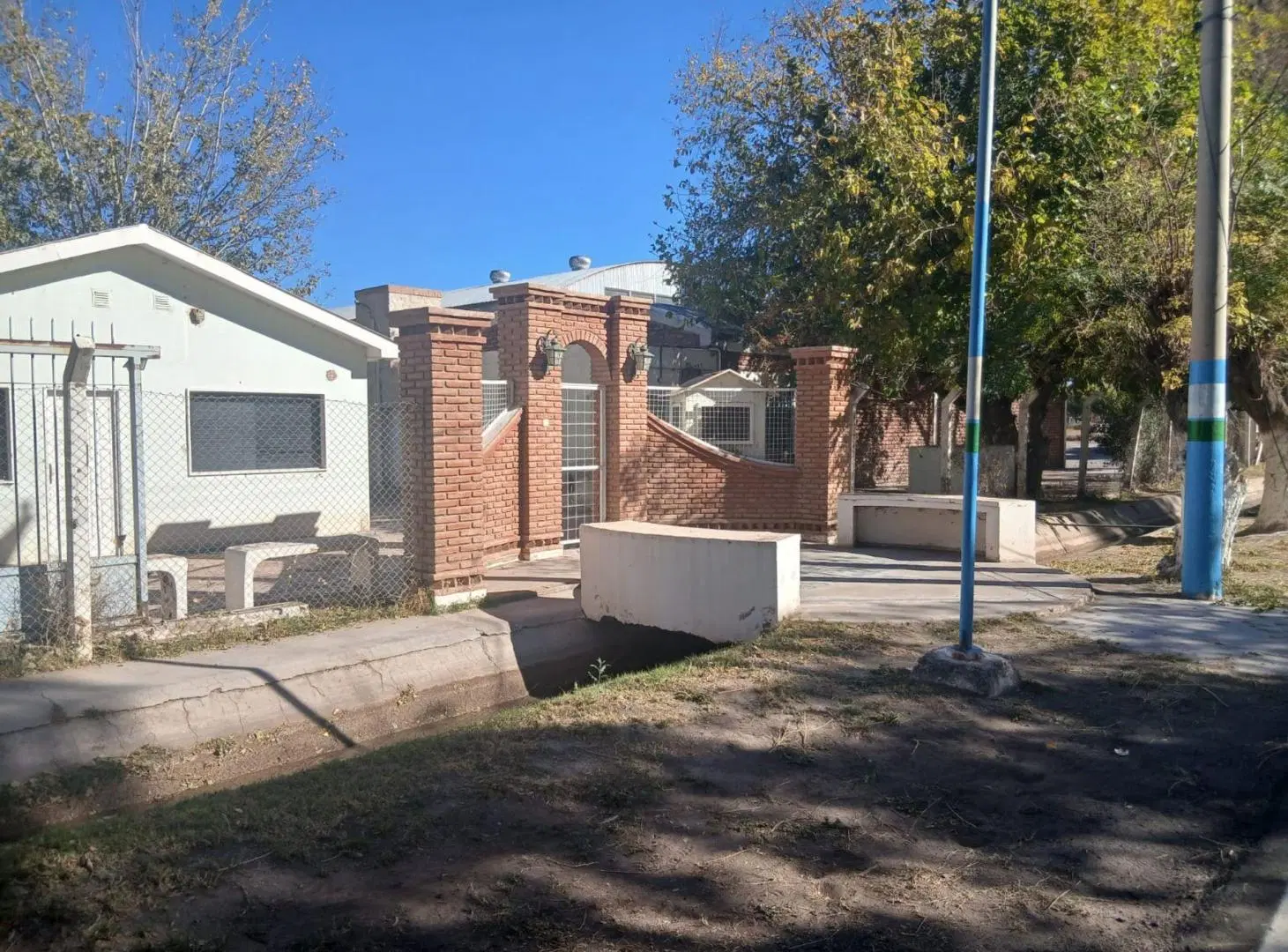 NAVE INDUSTRIAL 950 M2 A METROS DE RN 40 ALBARDON 5