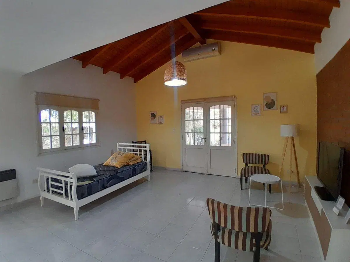 Casa sobre terreno de 1307 m2. Santa Lucia 4