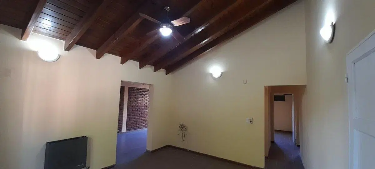 Casa de 3 habitaciones. B° Natania XV. Rivadavia 3