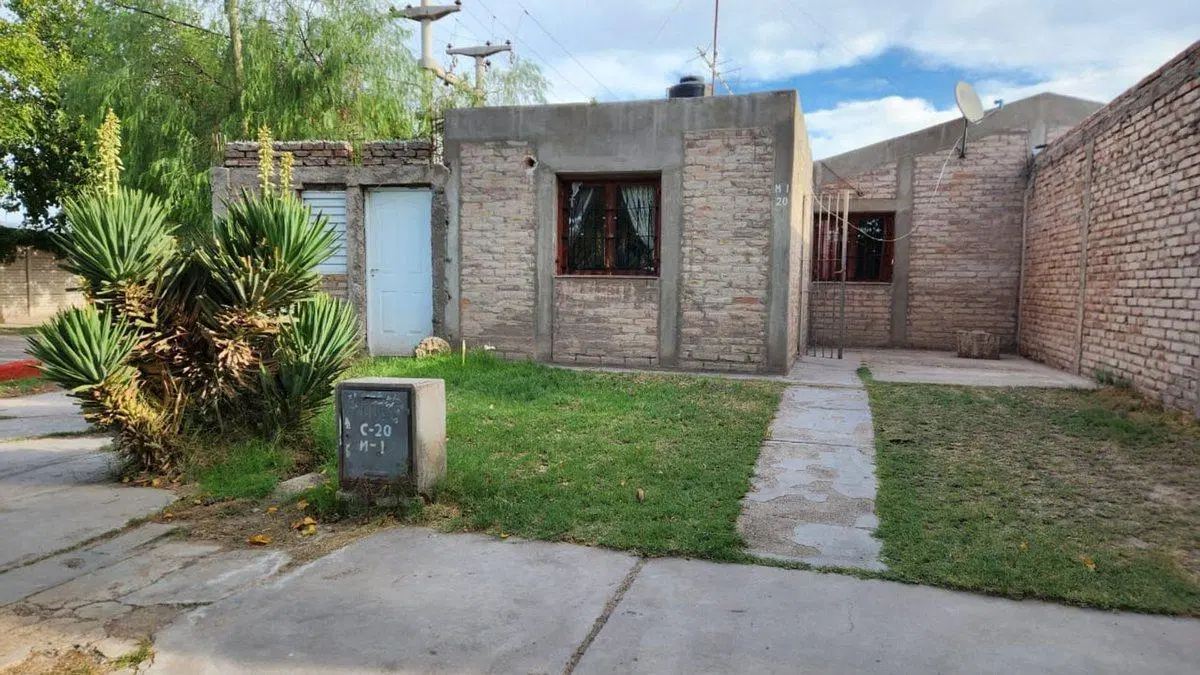 CASA DE 2 HABITACIONES. BARRIO AMISTAD. CHIMBAS 2