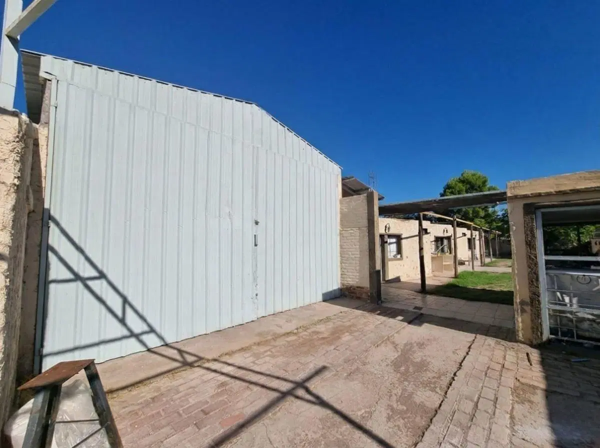 EDIFICIO EMPRESARIAL CON  18 OFICINAS Y GALPON 3