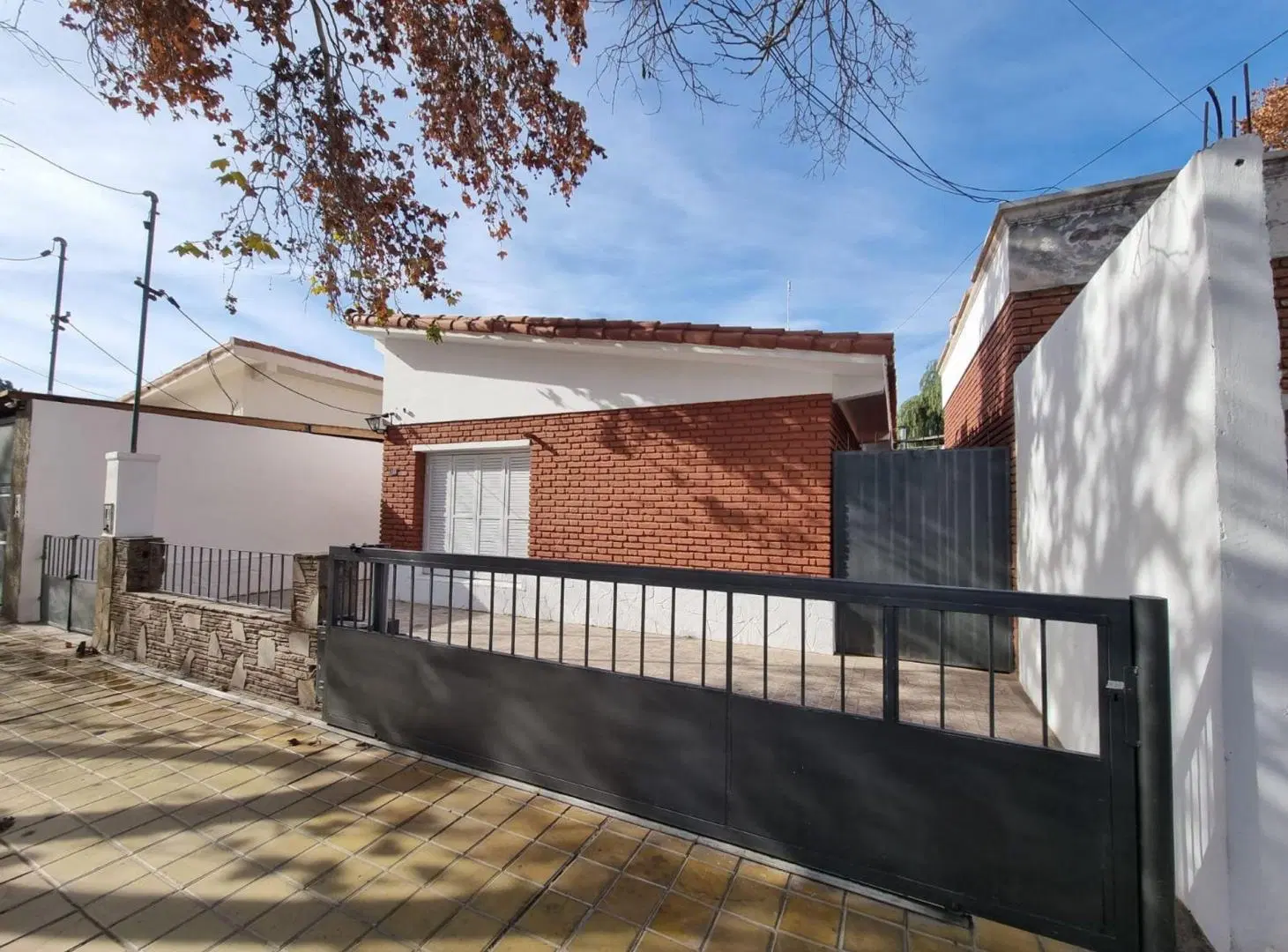 ALQUILER CASA DE 2 DORMITORIOS, EN DESAMPARADOS 3