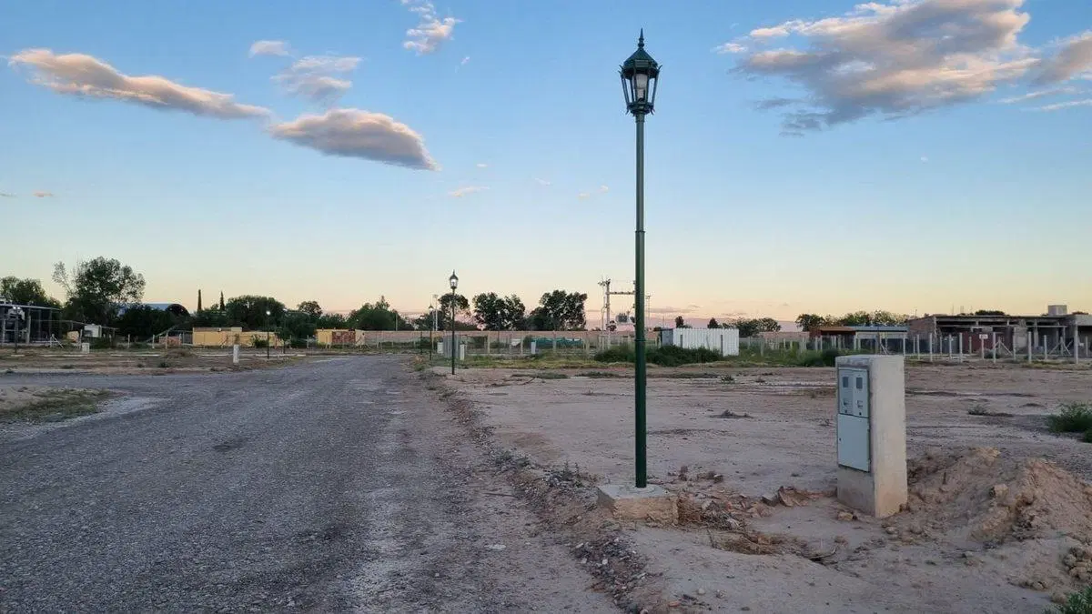Lote de 702m2. B° Privado Valle Parral. Marquesado 3