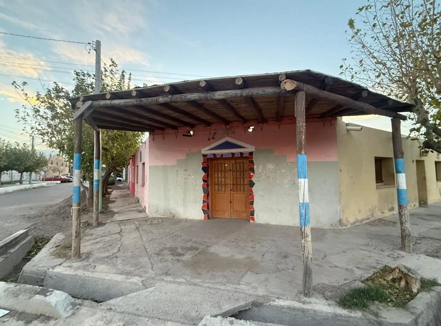 CASA ESQUINA + 2 DPTOS CERCA FACULTAD DE SOCIALES 3