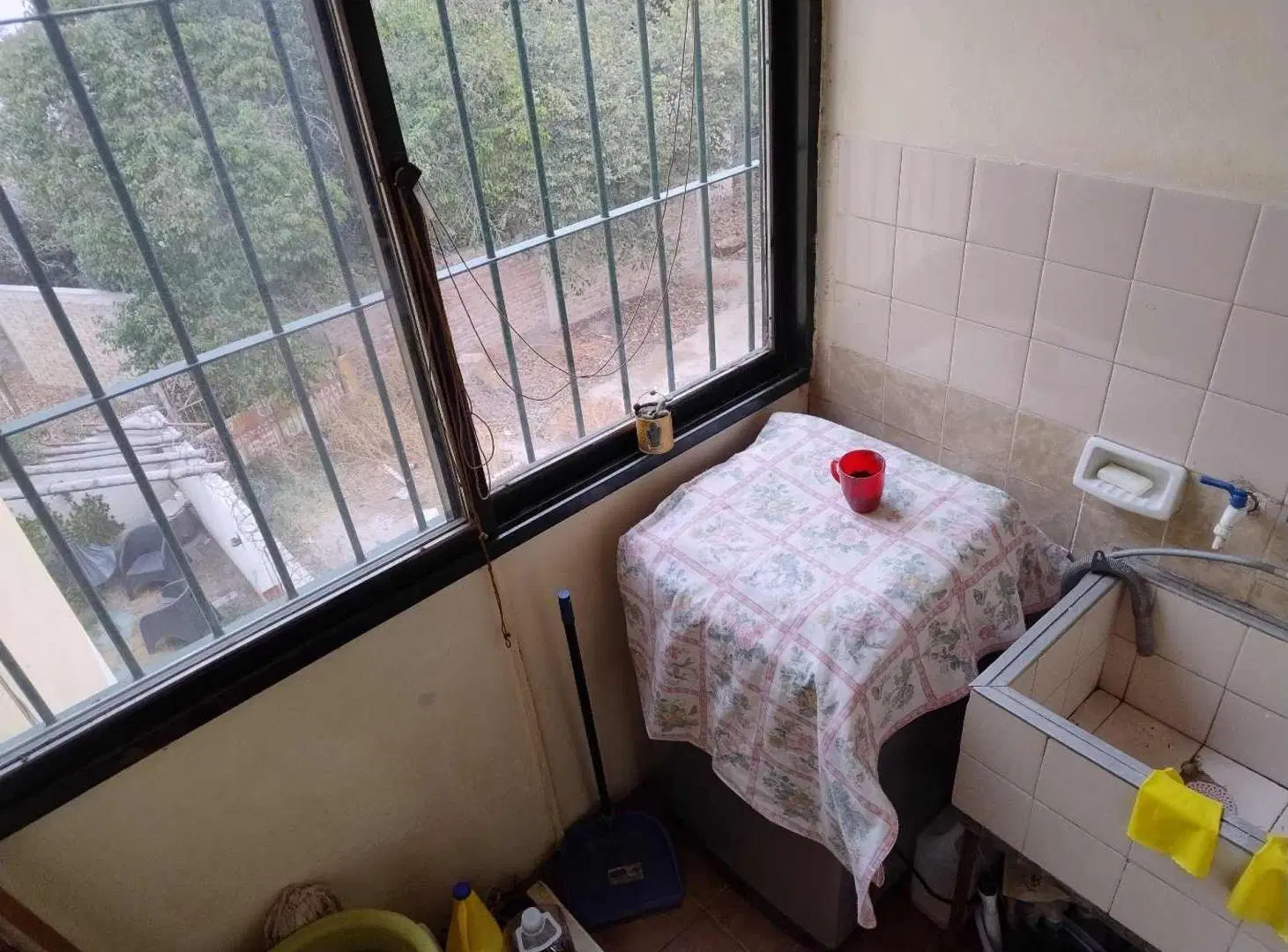 Departamento, 3 dormitorios 2 baños.  Santa Lucía. 5