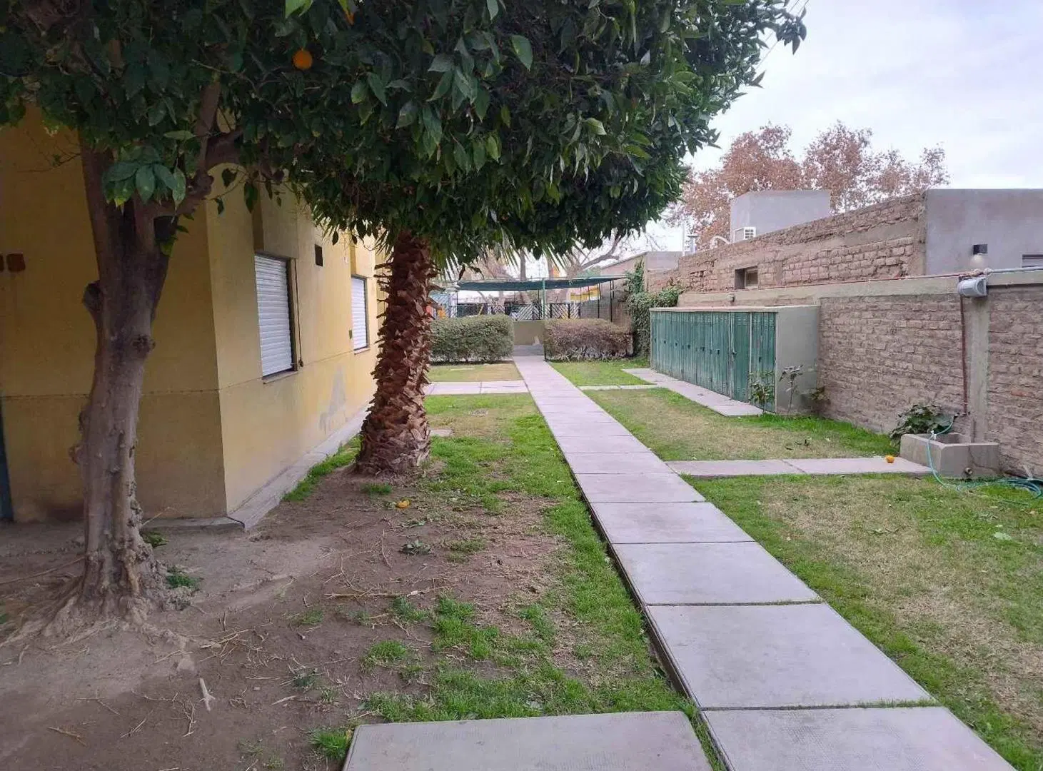 Departamento, 3 dormitorios 2 baños.  Santa Lucía. 2