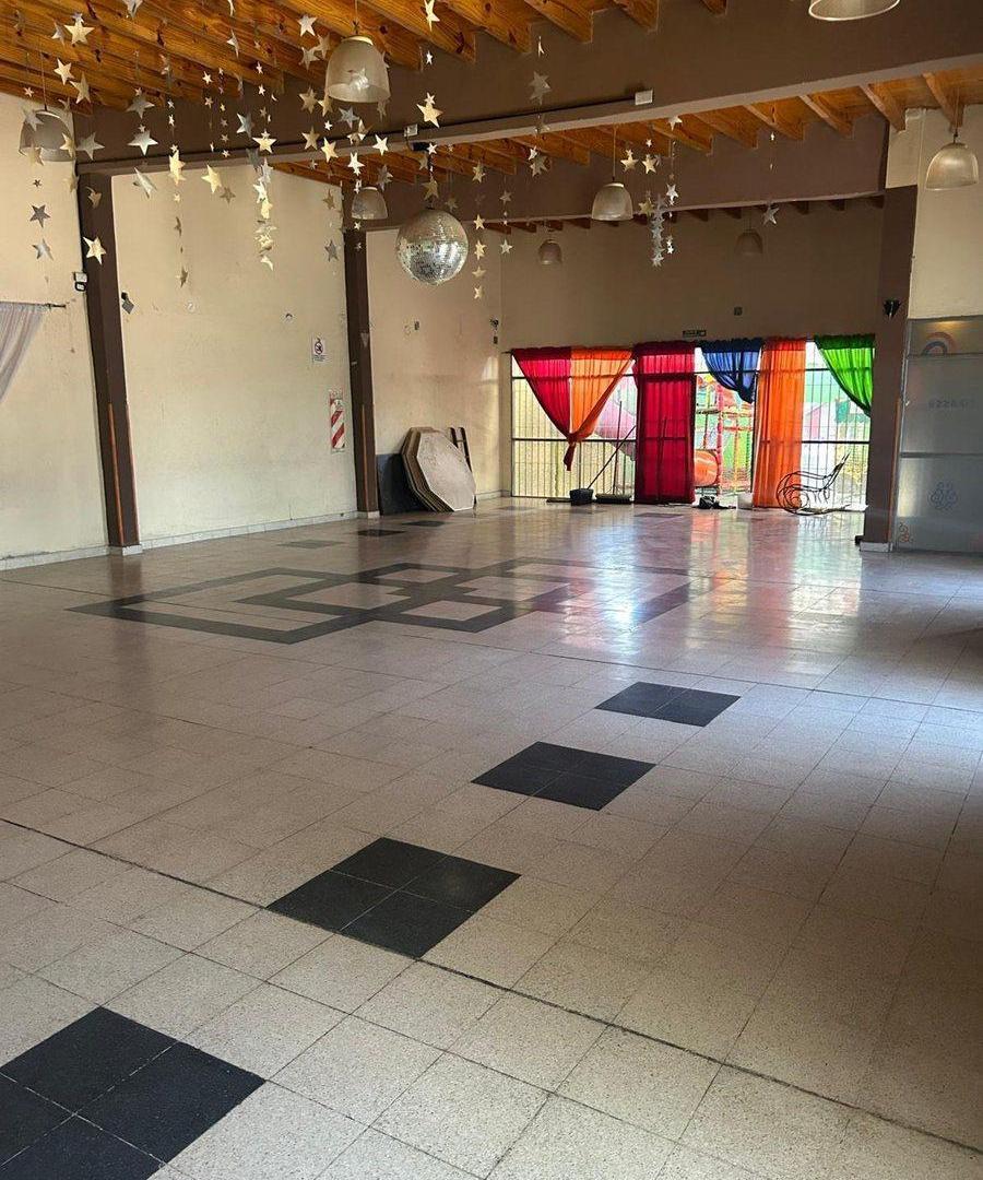 Foto de VENTA SALON DE FIESTAS-RIVADAVIA, imagen 2