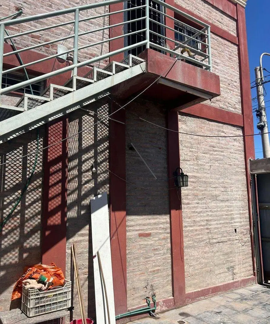 VENTA SALON COMERCIAL MAS DEPARTAMENTO. RIVADAVIA 2