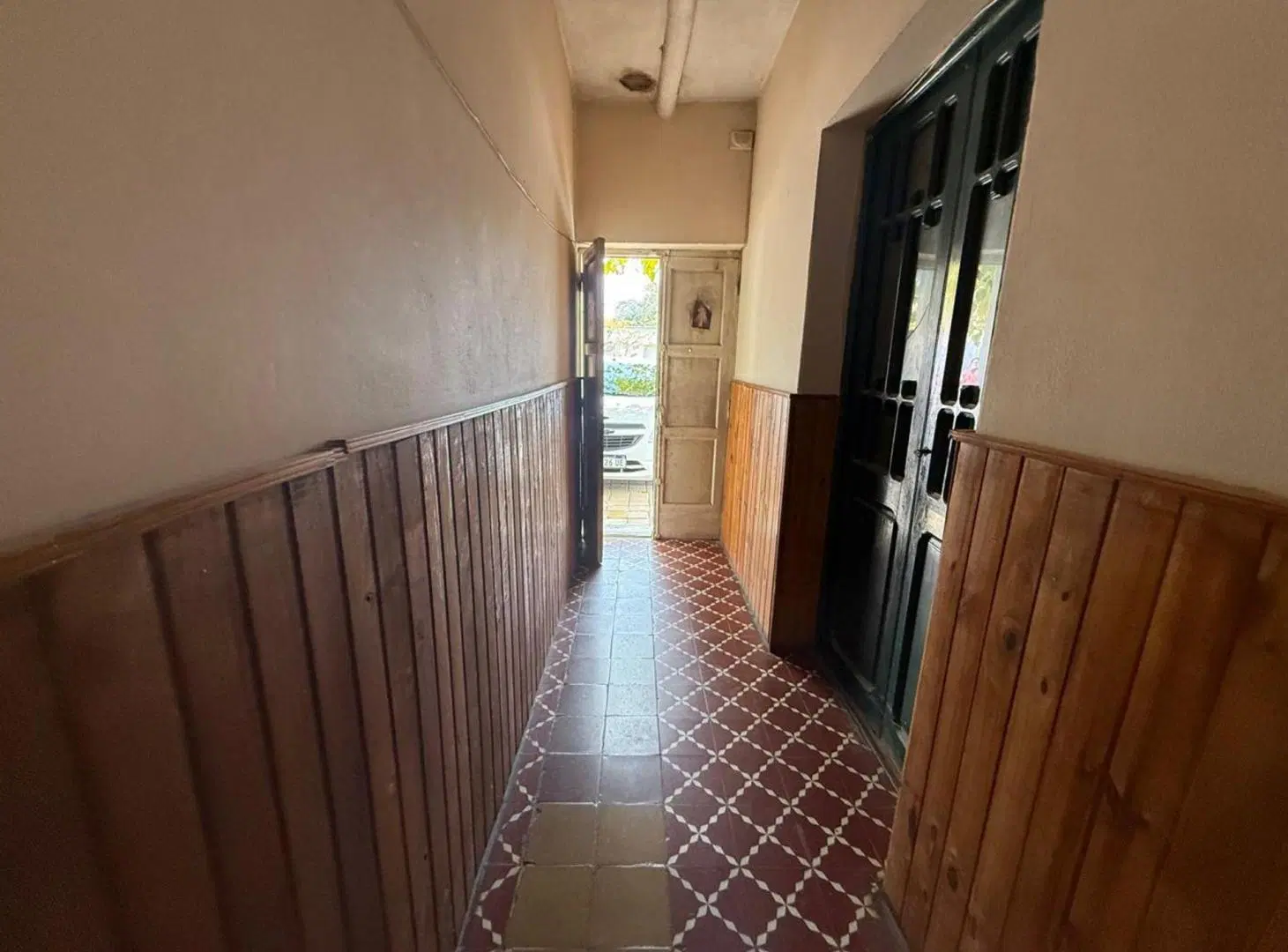 CASA MIXTA, DE 4 HABITACIONES. CAPITAL 5