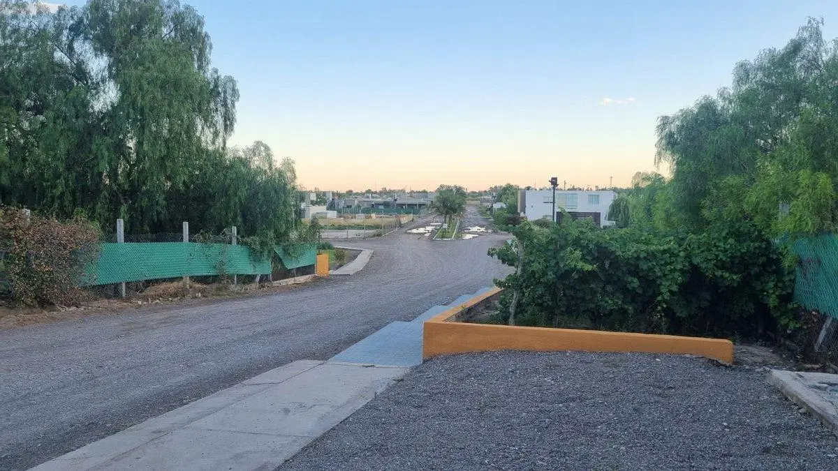 Lote de 702m2. B° Privado Valle Parral. Marquesado 2