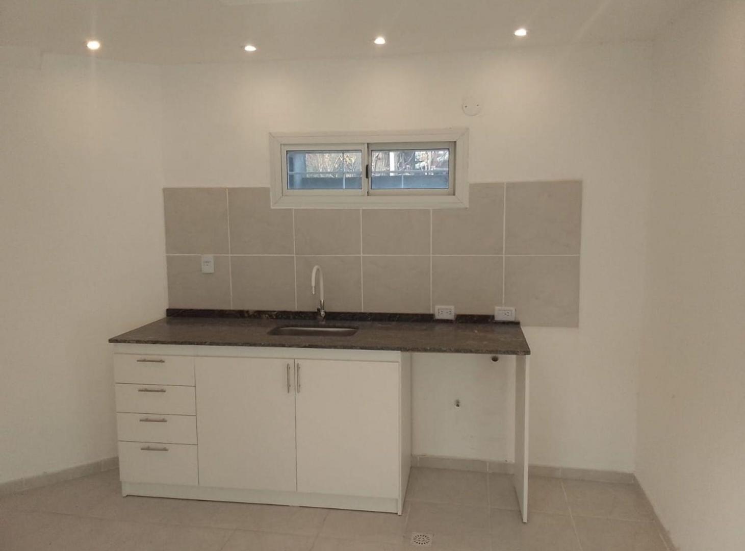 Foto de Duplex de un dormitorio, con cochera. Rivadavia, imagen 1